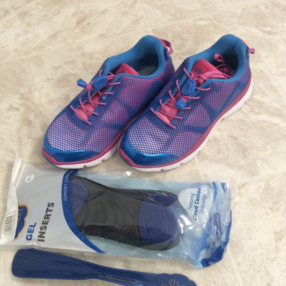 Dr comfort shoes.